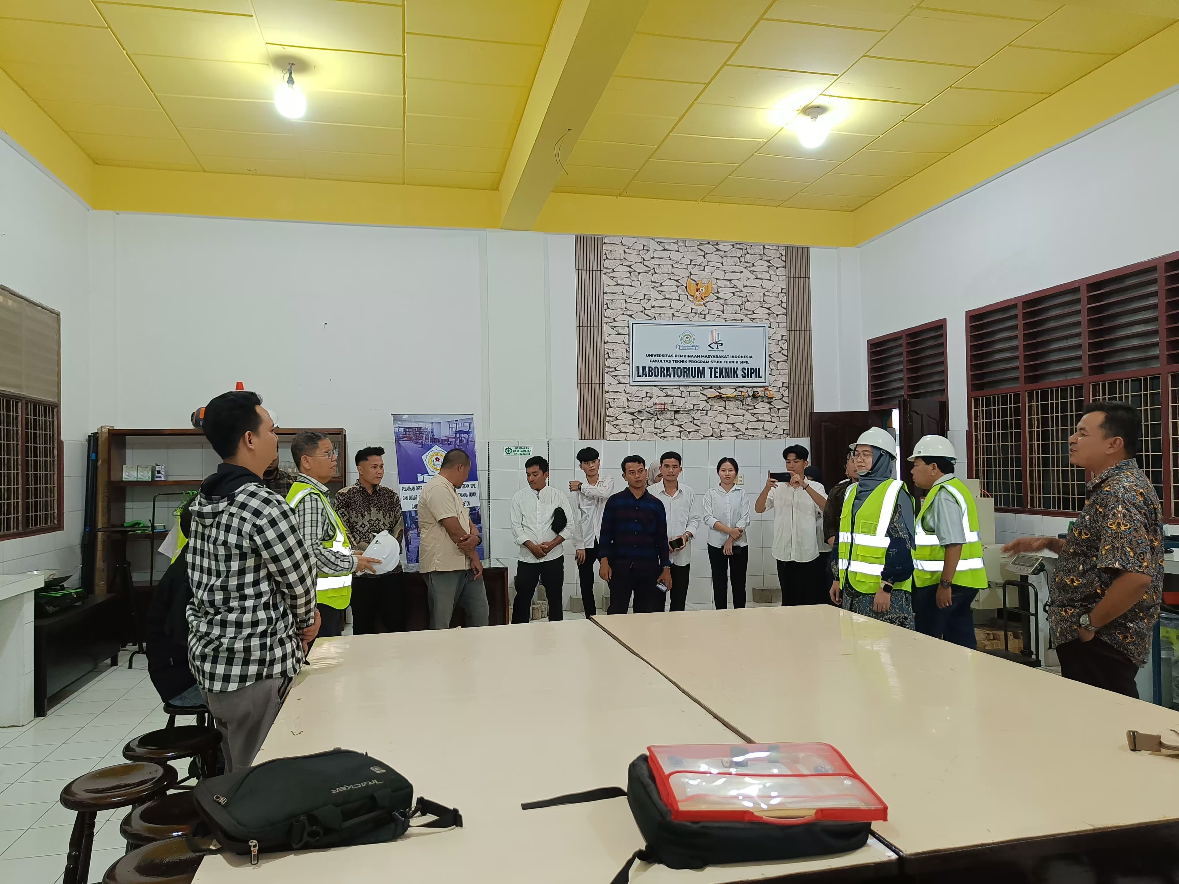 Survey dan Pemetaan Lapangan